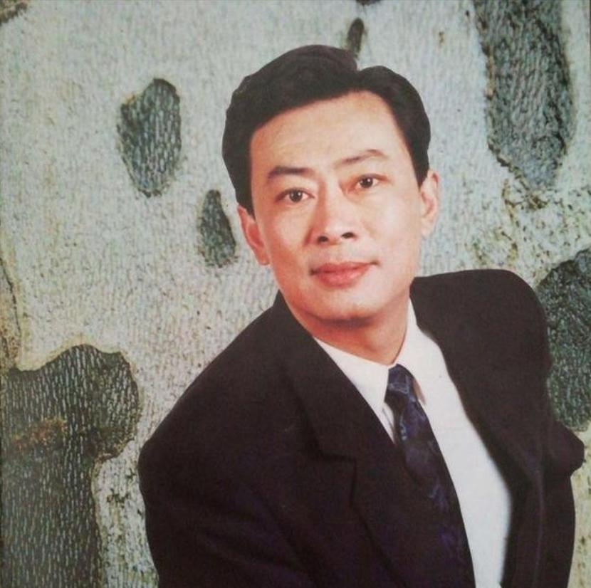 1984年，宝贝儿子患了癫痫病，不久后，王诗槐离婚，和有智力残疾的儿子相依为命，