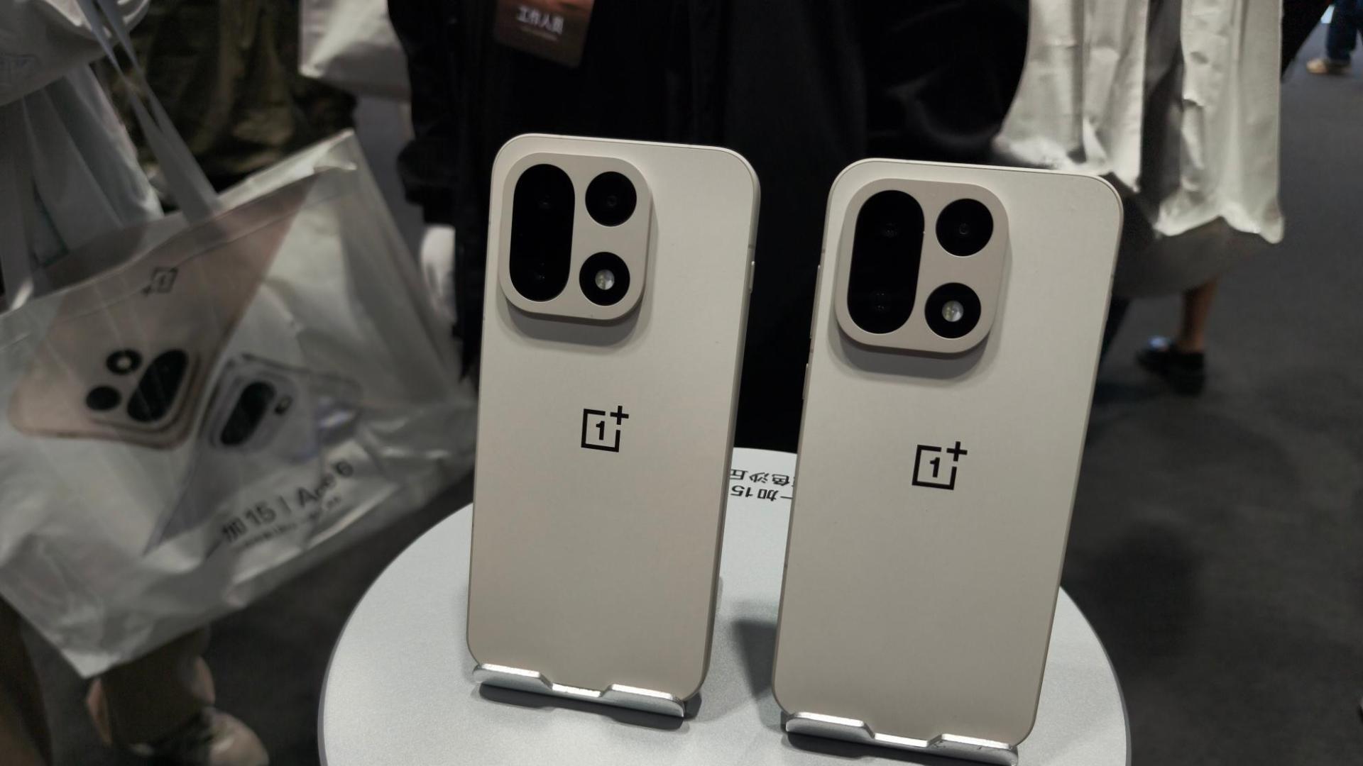 2599元起！一加15和Ace6同日发，性能旗舰有了新方向？