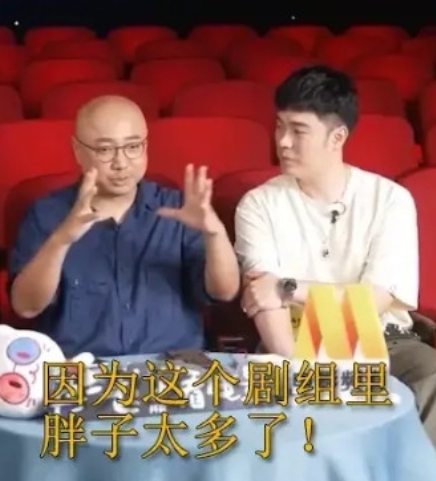 2019年，贾玲找到徐峥：“哥，我想拍个电影，给我的电影当监制吧！”徐峥深思了一