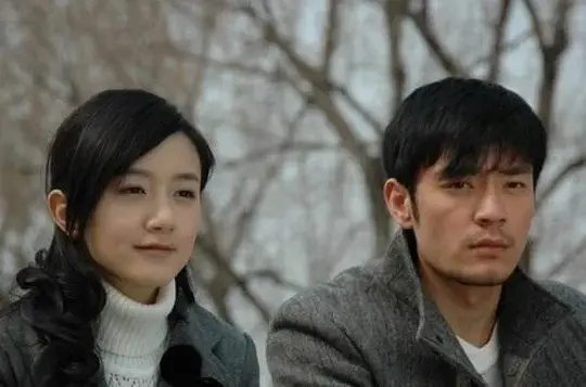      第一次，为了一部电视剧《我们生活的年代》，我熬了2天2夜看光。当最后一