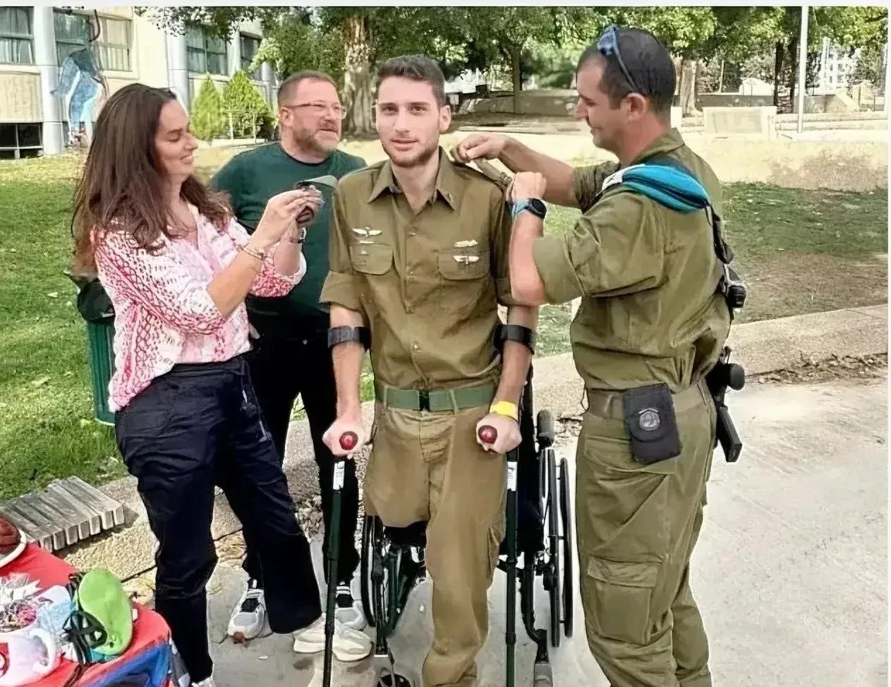 以色列兄弟当雇佣兵丢腿





以色列兄弟脑子一热，跑去乌克兰当雇佣兵，想赚一