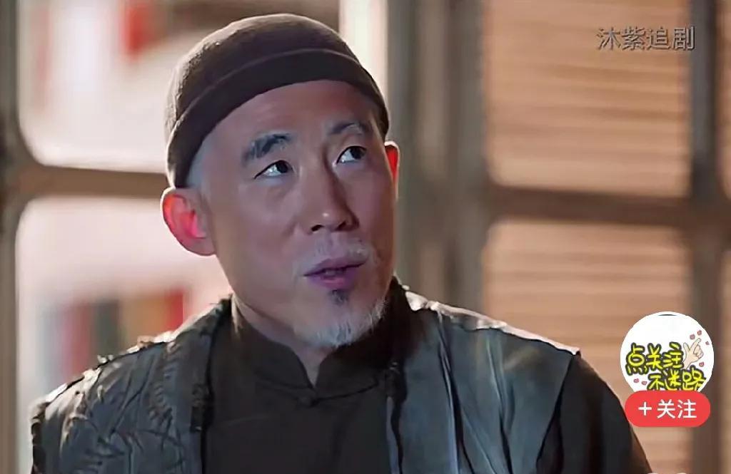 剧中有两个最底层人物，【磨刀白爷】和【老二两】。一看到这两个人，我就觉得浑身不自
