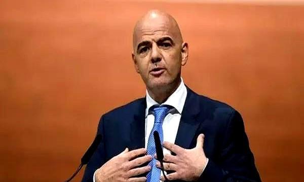 国际足联应该预留2个推荐名额，由国际足联执委从落选球队当中投票产生最后2个名额。