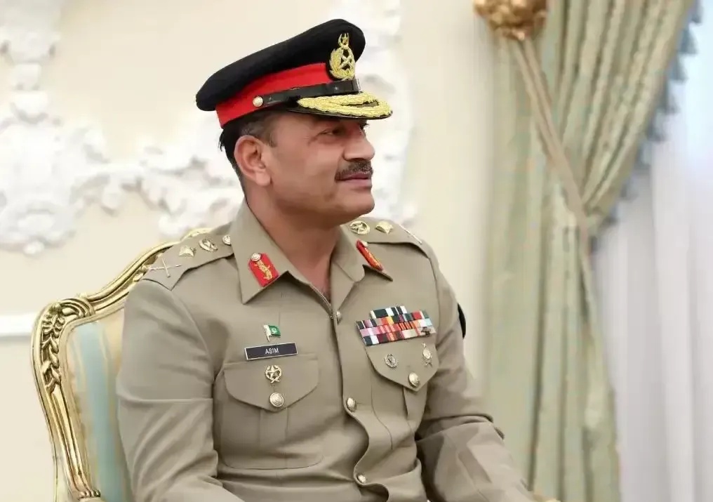 巴基斯坦最威水的陆军参谋长当属巴基斯坦的穆尼尔了。



上个月美国总统特朗普请