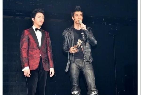 李云迪和王力宏，一个是钢琴王子，一个是实力歌手，几年前关于两人间的关系也有很多流