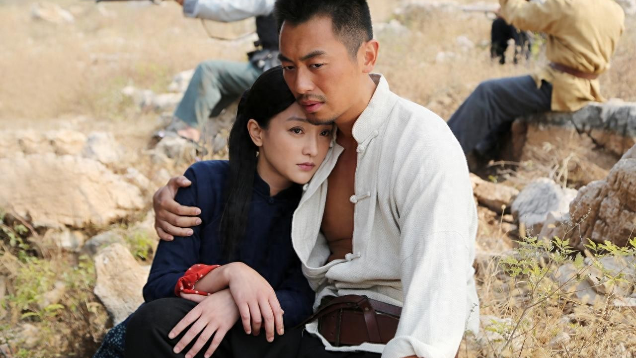 从硬汉顶流到查无此人？朱亚文的一手好牌，怎么就打得稀烂