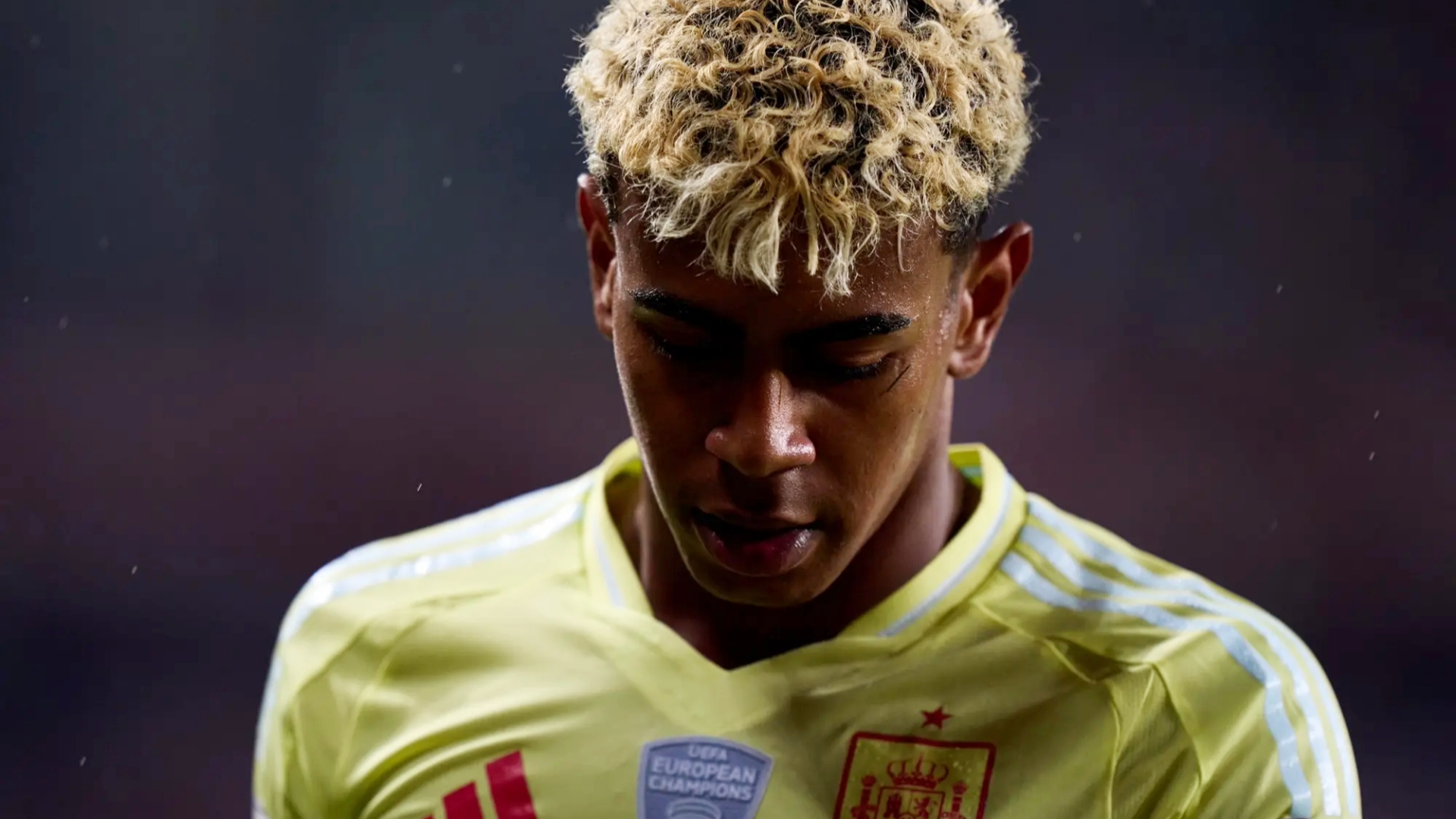 西班牙队正式集结当天，医疗团队才获悉亚马尔接受了巴萨对他耻骨部位不适的侵入性射频