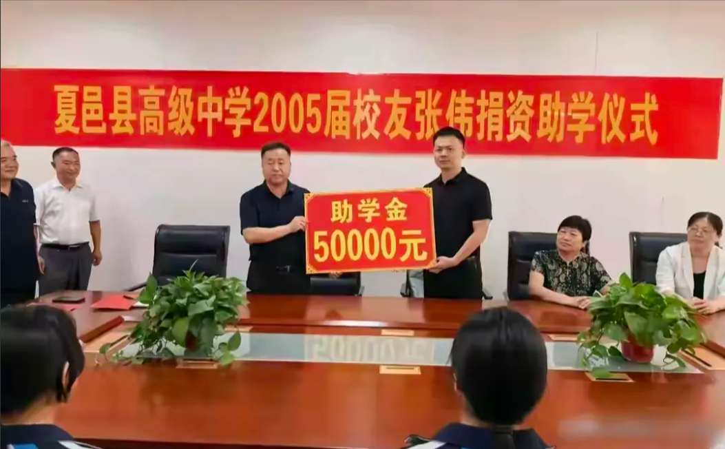 “张伟跪母救人”最新后续来了：
张伟5次下水救5人，不仅获得了多个荣誉称号，还获