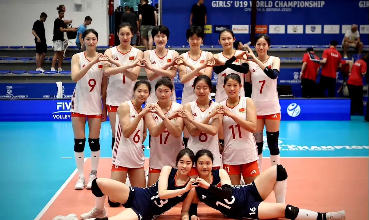 U19女排世锦赛第5场，中国队3-0（25-18, 27-25, 25-21）战