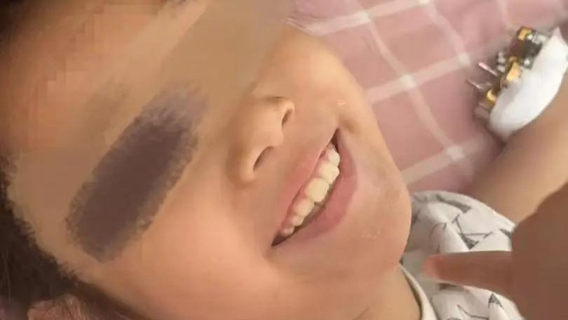 唐山9岁女童25层坠落至7楼生还
