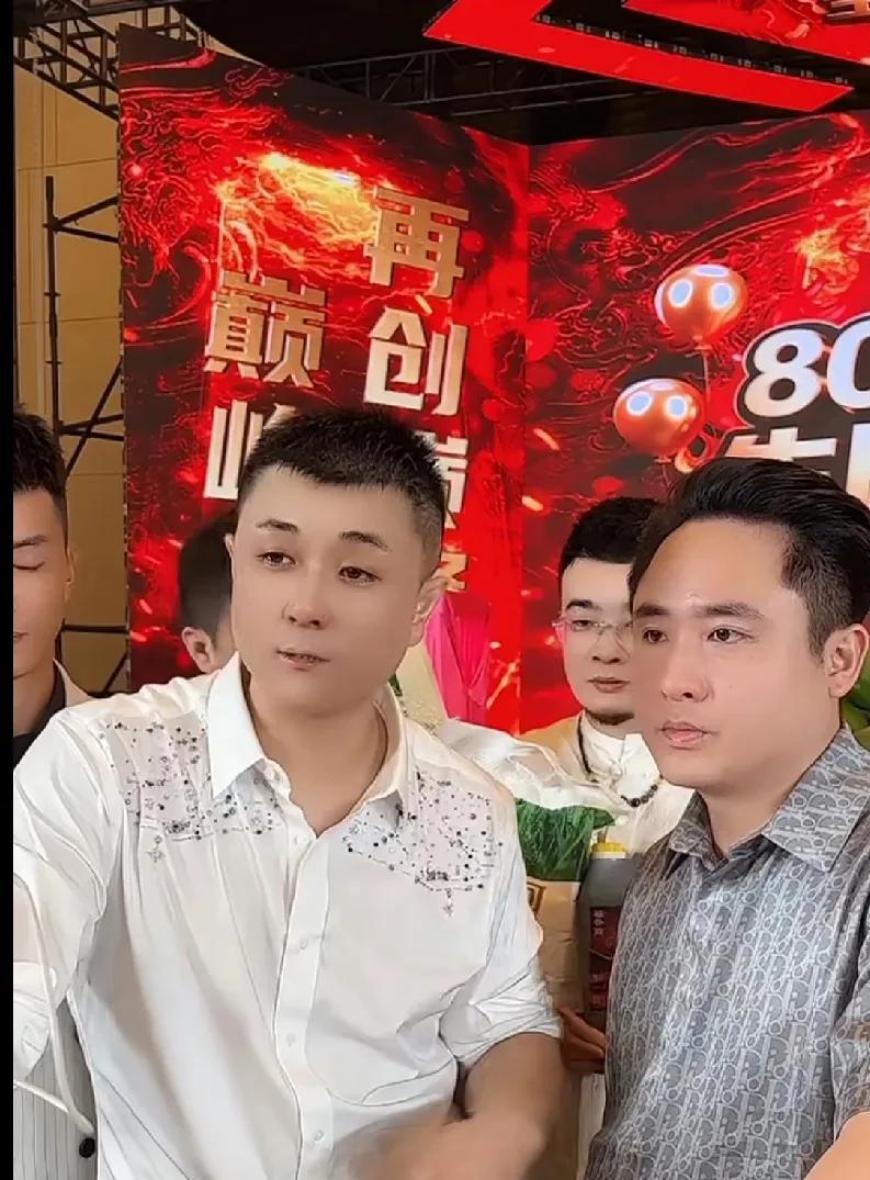 老葛和散打成为合伙人后，销售额不升反降，账号离破亿越来越远？
因为最近老葛官宣了