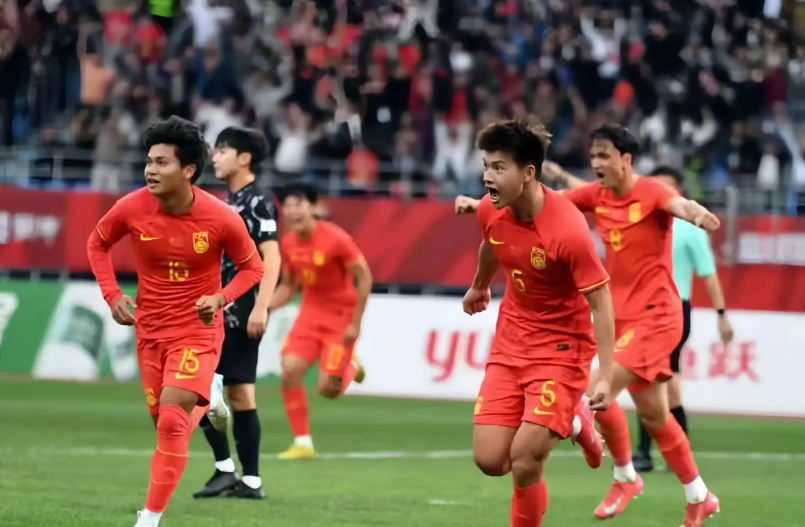 这支U23国足几乎等于半支国家队了，首发阵容有7人入选过国足名单。在打平就能出线