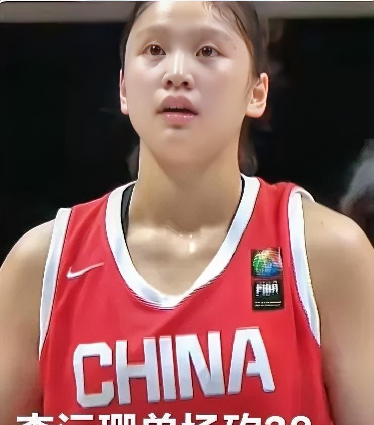 U16女篮奇才李沅姍是怎么练出来的，又是那位伯乐眼光独到发现的她。全场命中了8个