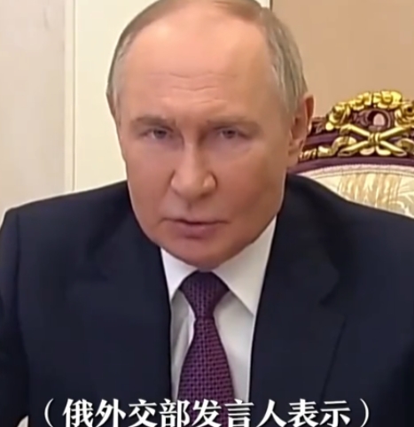 看到了吗，这就是到了关键时候俄罗斯的作用，俄罗斯警告美国不要对伊朗实施打击。美国