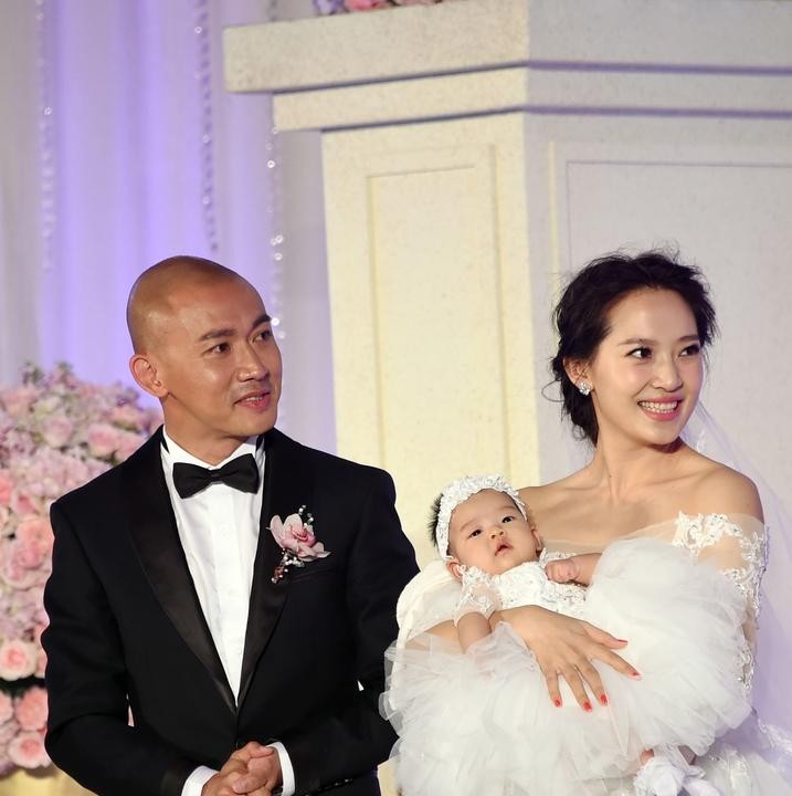 聂远庆生秀恩爱





娱乐圈的爱情，真真假假，虚虚实实，有人秀恩爱翻车，有人