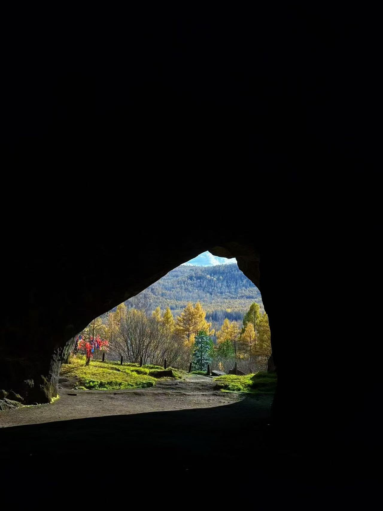 内蒙古旅游，呼伦贝尔嘎仙洞美景探秘攻略！