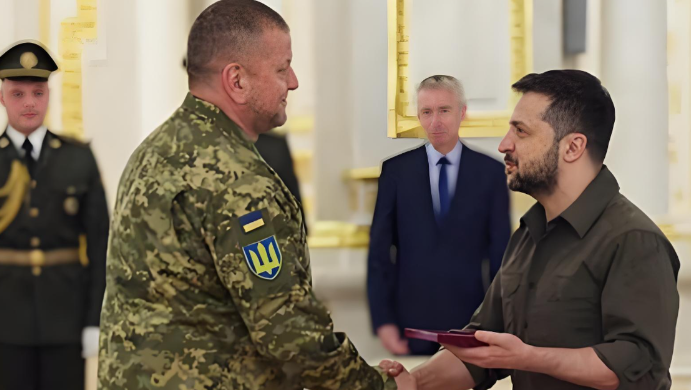 美国想换掉泽连斯基，可能性不大！近日美国密集接触乌克兰反对派。在一些人看来，美国