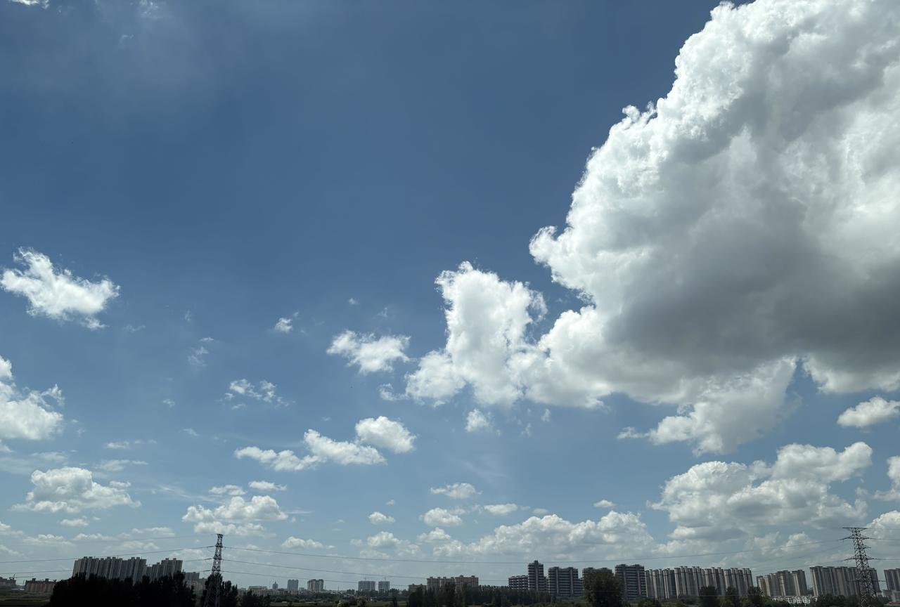 人到中年才明白：
人这辈子，
永远不能把希望寄托在任何人身上，
你才是自己生活的