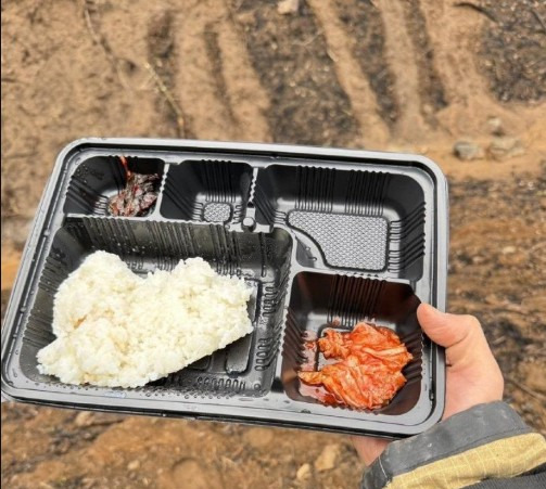 韩国山火与缅甸地震











韩国山火！消防员吃不饱饭？天灾面前，高