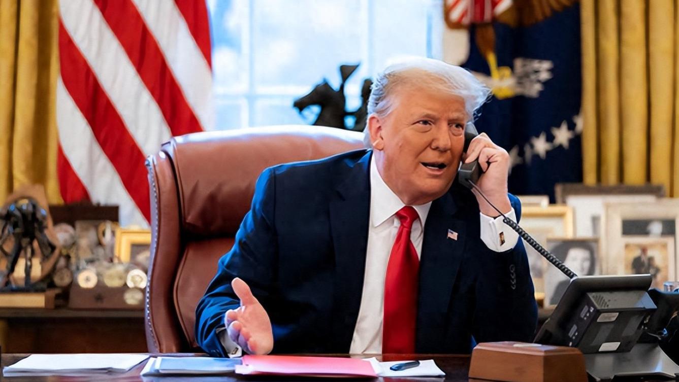 特朗普闪电战碾压式推进 民主党缘何沦为被动看客？