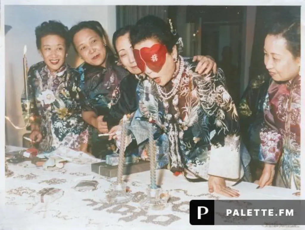蒋宋金婚，正在玩游戏的宋美龄！
