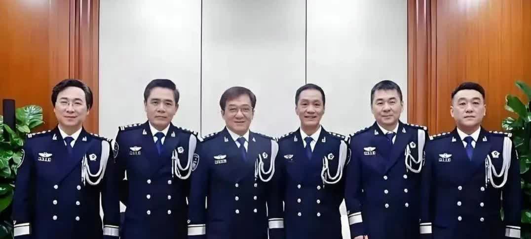这六位演员，谁最像公安局的局长