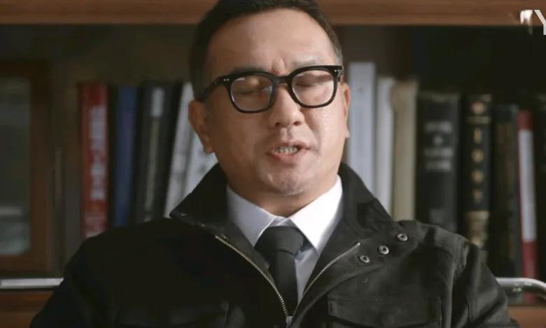 《无所畏惧2》，孙铭山找许卓打官司，帮他要回被陈硕提走的五百六十万元，可许卓要的