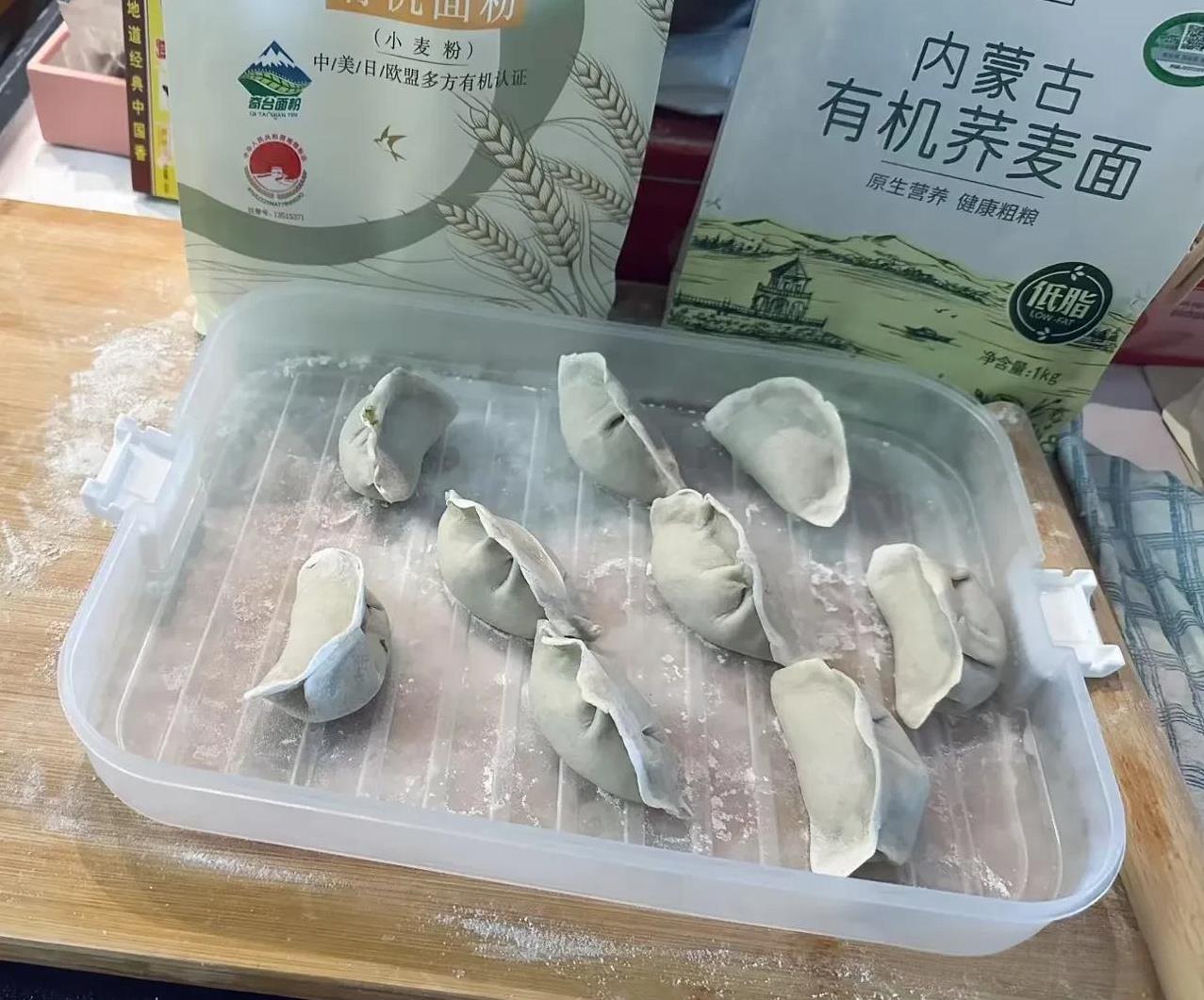 秋天的第一份饺子，代替奶茶，应应节气！
今日立秋，抓秋膘，不吃肉包子，就吃肉饺子