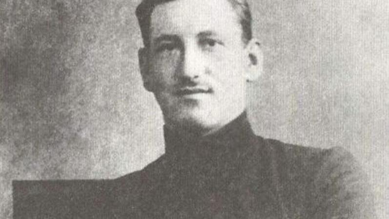 苏军高层派飞机营救，中将拒绝丢下士兵，整个司令部集体自杀殉国