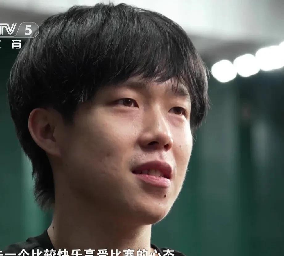 并非那么简单！听闻多哈世锦赛王楚钦的球拍受损感觉很奇怪，不由得联想到巴黎奥运混双