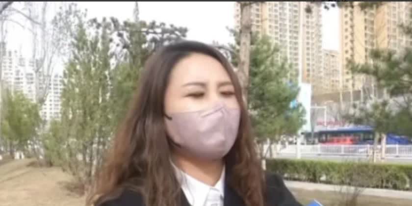 “凭什么卖我的车？”2024年内蒙古呼和浩特，一女子将价值百万元的保时捷拿到4S