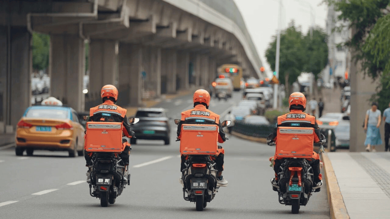 真的“橙了”！当饿了么走出“黄蓝叙事”