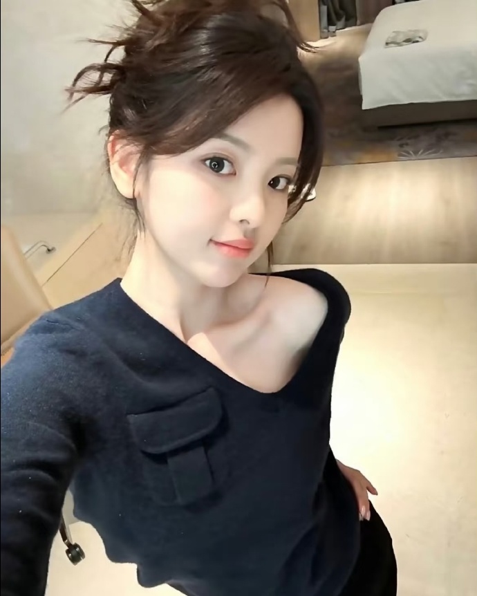 我宣布 杨超越可以玩“我的身材很曼妙”这个梗！