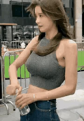 小姐姐：活该你单身。