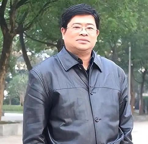 双面间谍李志豪，1998年冒风险揪出我军两名高级叛徒，结局怎样？
2000年初，