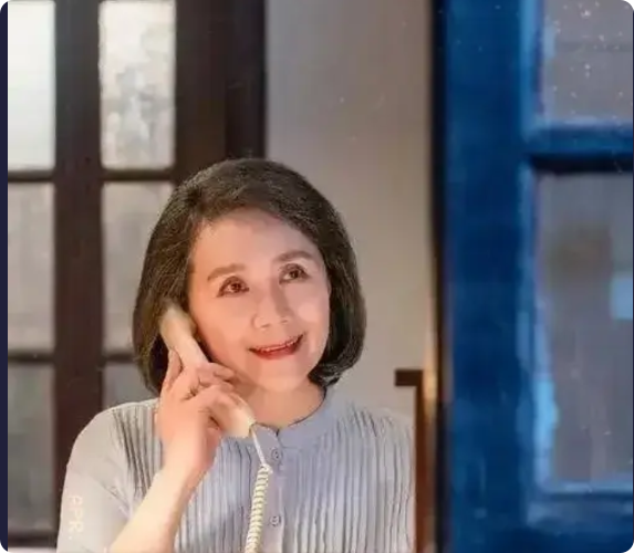 “爱情和健康，总要有一个能扛过时间。”

严晓频在《我的后半生》里这句扎心台词，