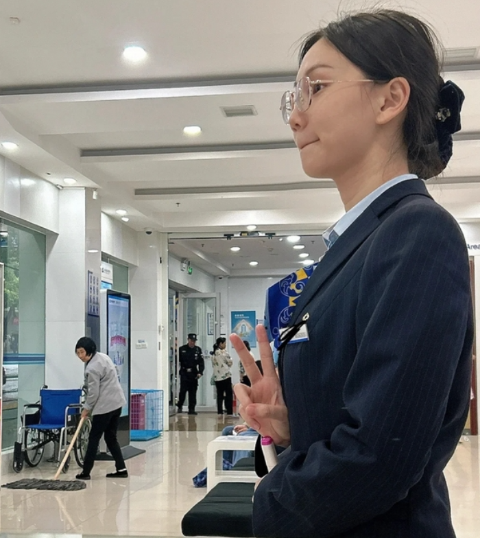 吉林，一名大妈到银行转账40万，银行怀疑收款方是骗子，拒绝为她办业务，岂料，大妈