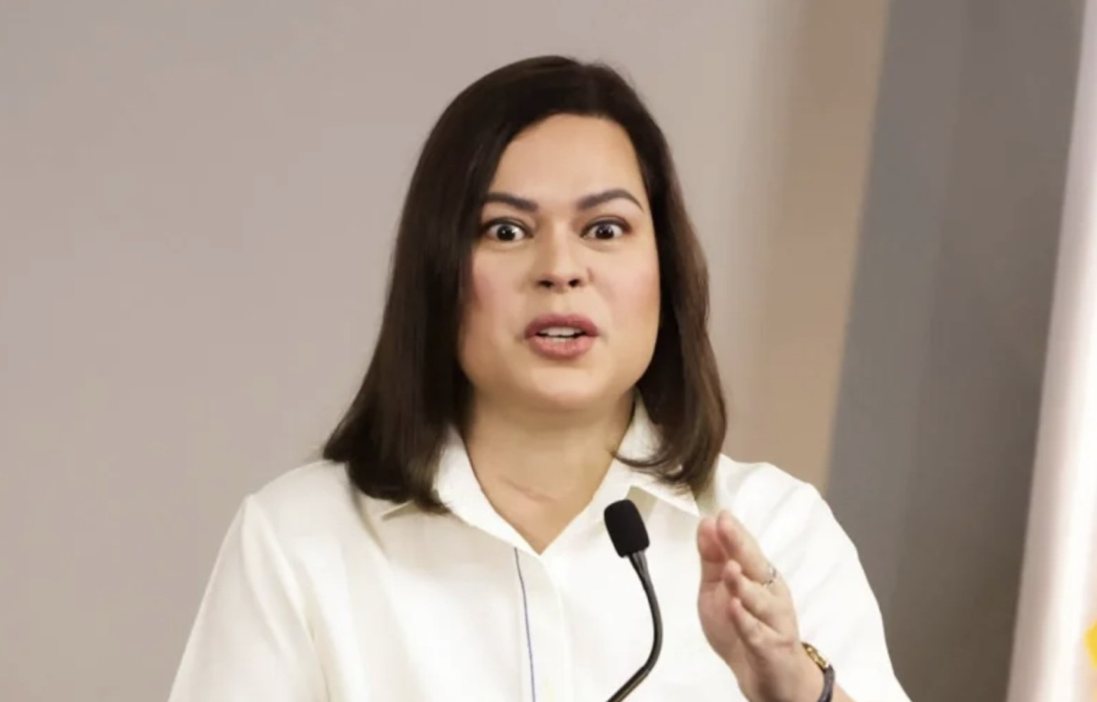 标题：弹劾副总统 估计没戏了











副总统莎拉·杜特尔特摊上事了