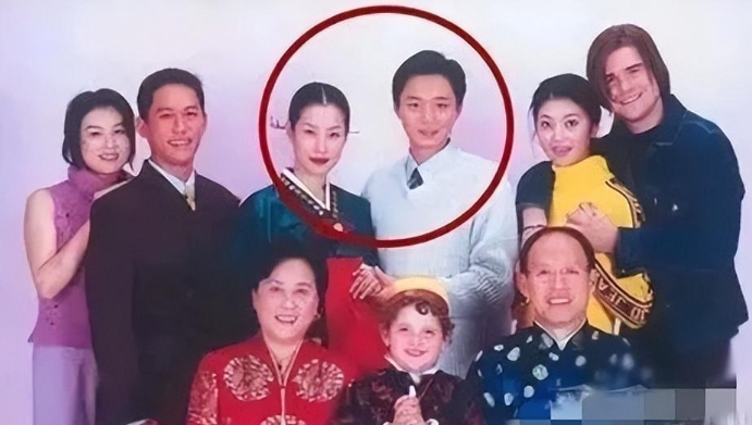 2001年，刘奕君的妻子嫌他整日不着家，还赚不到钱，铁了心要和他离婚，刘奕君说：