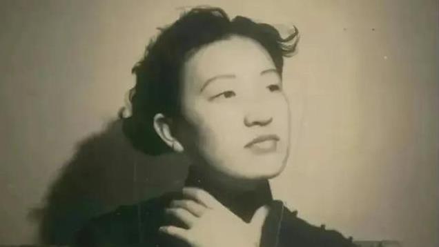 清朝最后一位格格：89岁接受鲁豫采访，死后捐出价值1200万的房子