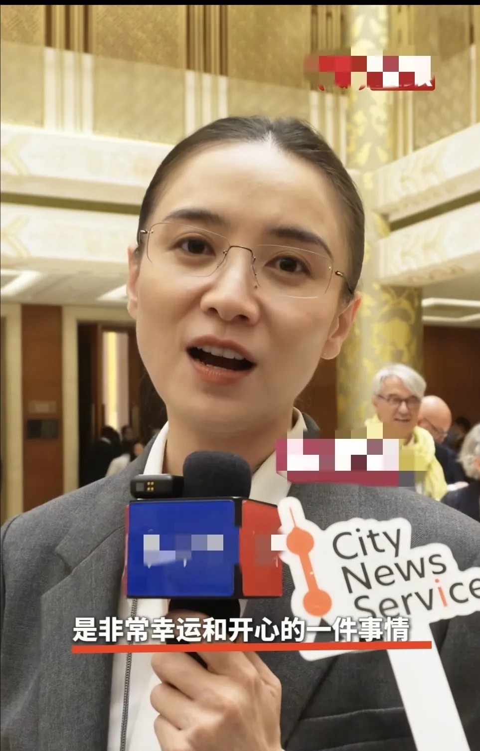 有涵养是装不出来的，
这个视频会被很多人拿来学习。
宋佳回应白玉兰获奖感言出圈说