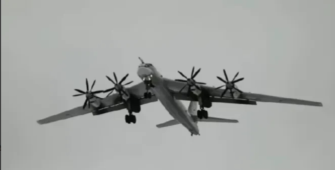 突发，俄罗斯恐怕又要大规模空袭乌克兰，据乌克兰空军报告，已经有4架Tu-95MS
