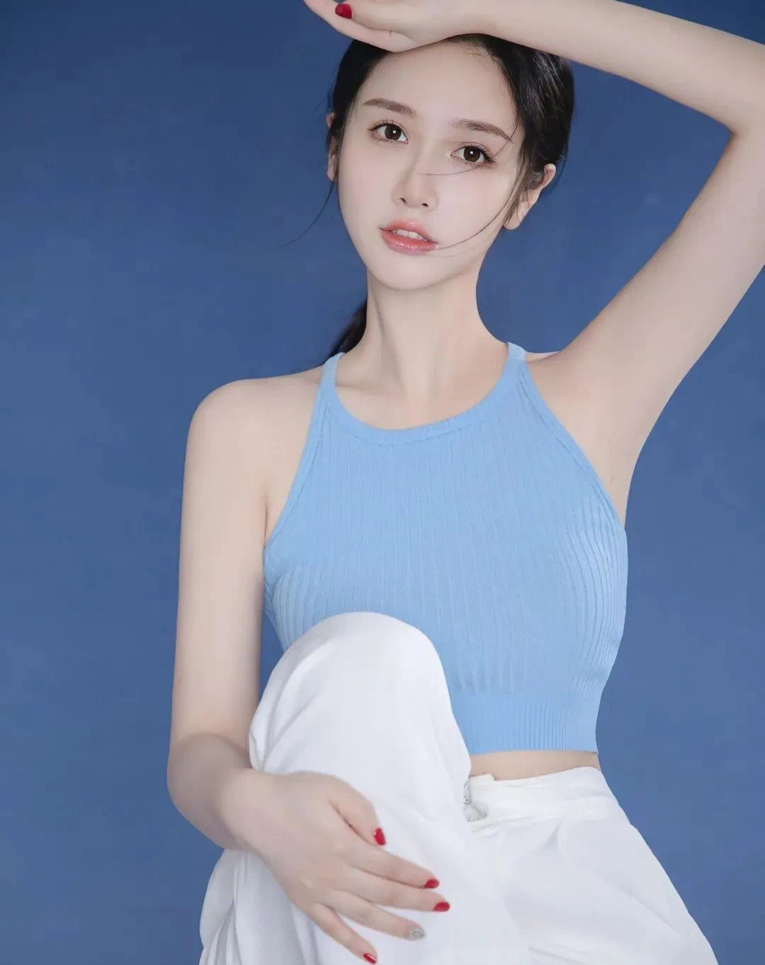 这个侧颜算不算人间扳手？ 