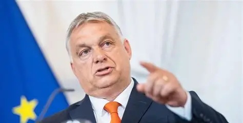 川普政府加大围剿，24小时不到，两个狠招已下，阅兵式的座有点悬。



就在川普