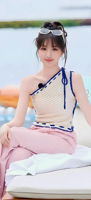 毛晓彤写真颜值美极了[拍手][拍手][拍手][拍手][拍手]