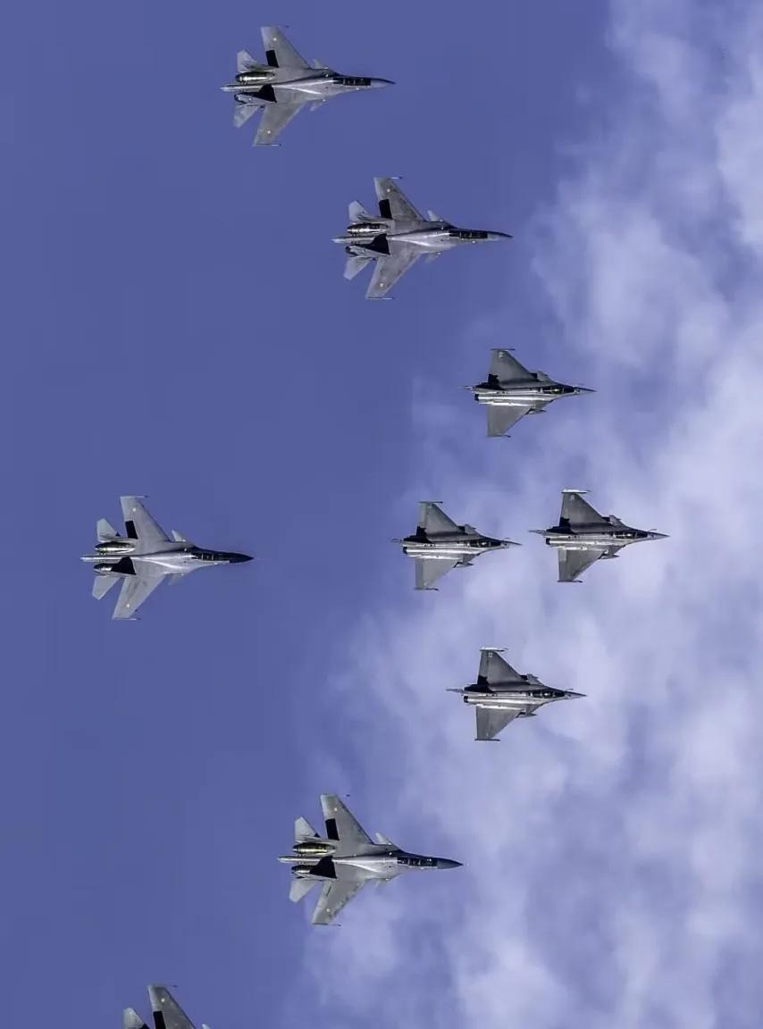 印巴空战后，歼10C和阵风都成为焦点，而同样被击落的苏30MKI却无人问津，苏3
