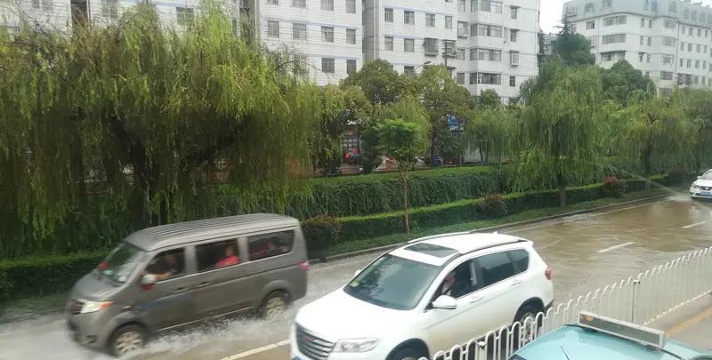 #bZ5水陆空极限试炼见真章#
       开车上下班对我来说那可是生活里的刚