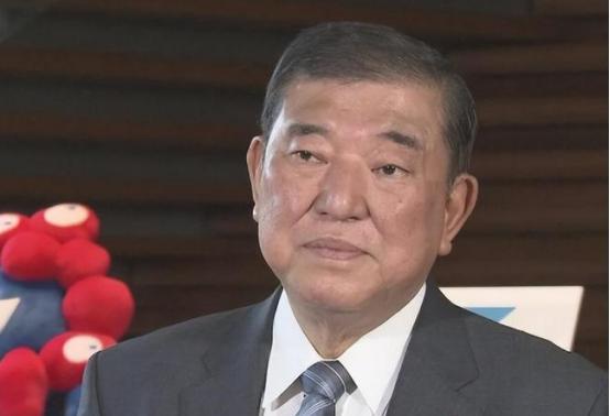 中国9.3阅兵在即，日本却决定打破惯例，首相石破茂做了一件他前任们30年来都不敢
