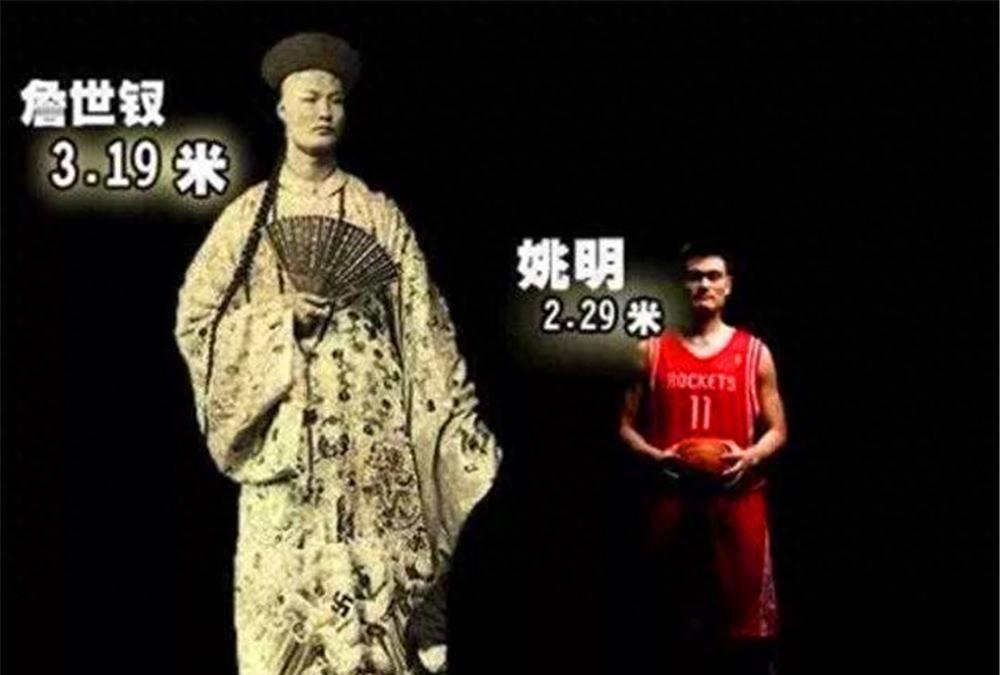 清朝巨人詹世钗，身高3米19娶英国妻子，如今子女现状如何？
“1904年的一个夏