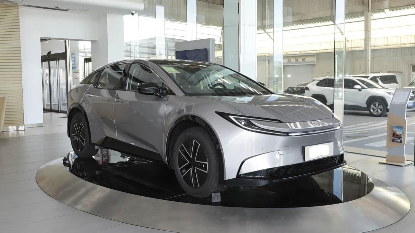 丰田纯电中型SUV不足13万起！轿跑机甲外观配激光雷达，续航630Km